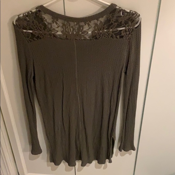 Long sleeve criss cross top - Picture 3 of 3